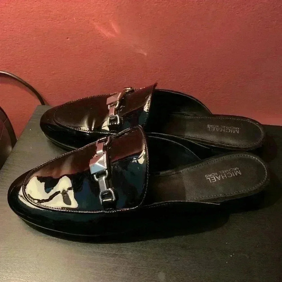 Michael Kors Black Slip On Flats - Picture 4 of 9